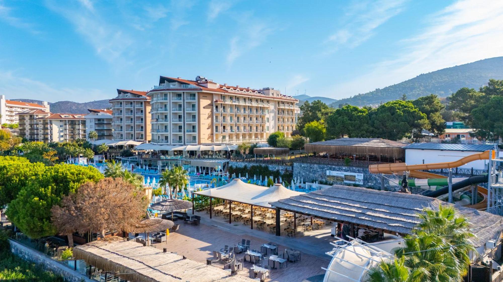 รามาดา รีสอร์ต บาย วินด์แฮม คูซาดาซิ Hotel คูซาดาซี ภายนอก รูปภาพ Club Hotel Sera